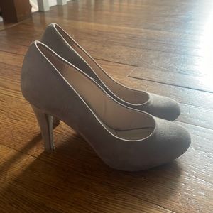 Kelly & Katie tan size 7